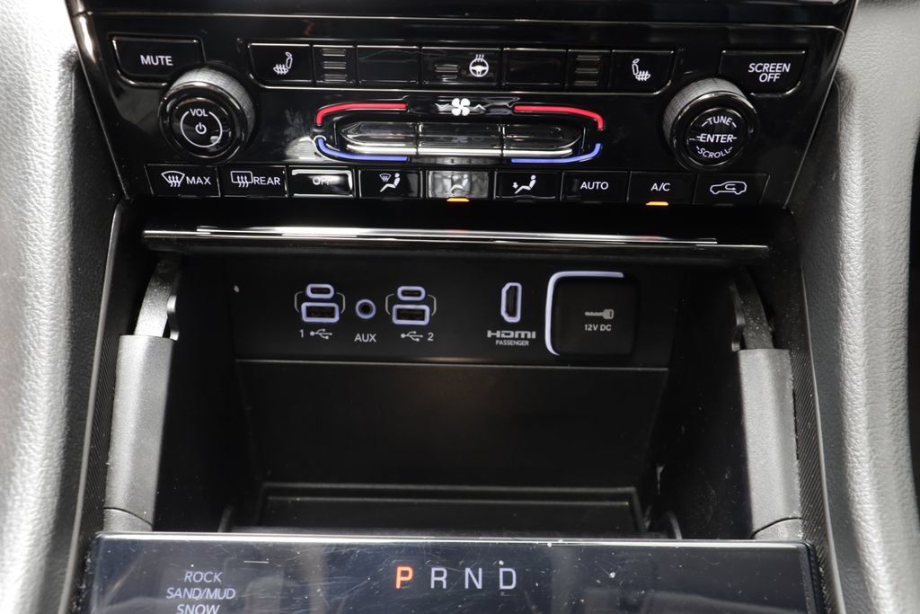 Used 2023 Jeep Grand Cherokee 4WD 4xe image 12