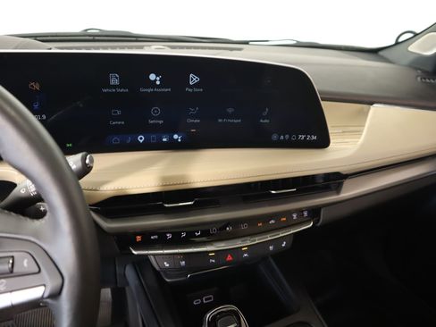 Used 2024 Cadillac XT4 Premium Luxury w/ Active Safety Package image 5