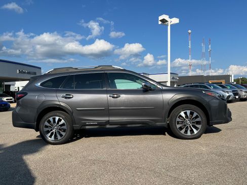 Certified 2023 Subaru Outback Touring w/ Popular Package #2 AWD/4WD image 8