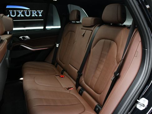 Used 2021 BMW X5 M50i w/ Premium Package image 37