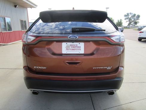 Used 2017 Ford Edge Titanium w/ Equipment Group 302A AWD/4WD image 8