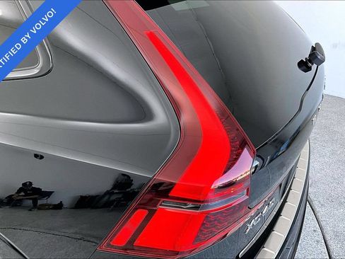 Certified 2026 Volvo XC60 B5 Plus AWD/4WD image 39