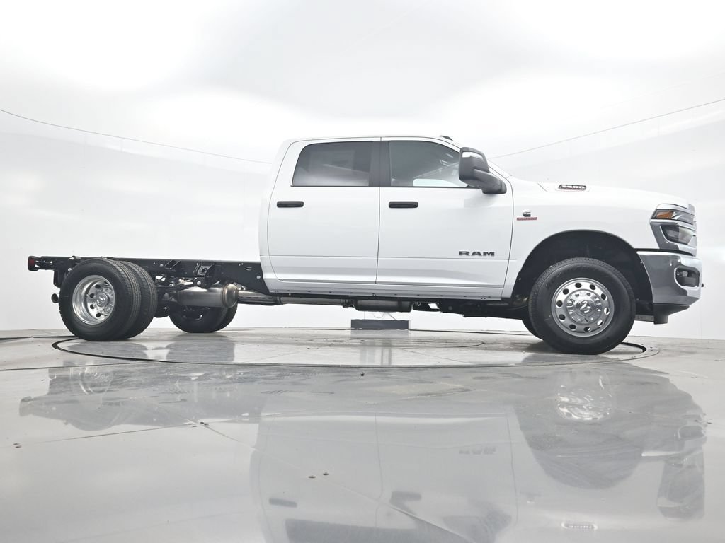 New 2026 RAM 3500 Big Horn AWD/4WD image 37