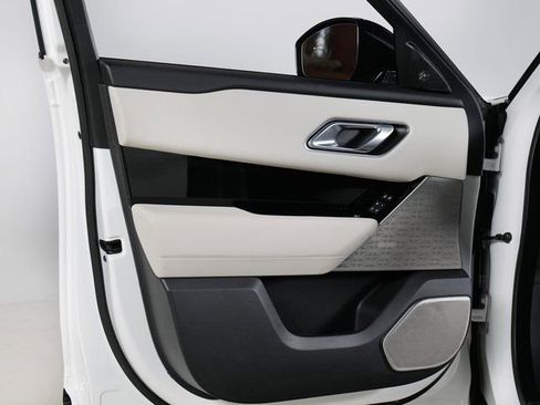 Used 2023 Land Rover Range Rover Velar R-Dynamic S image 26