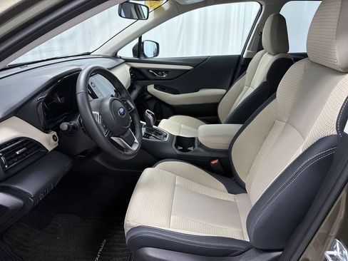Used 2025 Subaru Outback Premium image 12