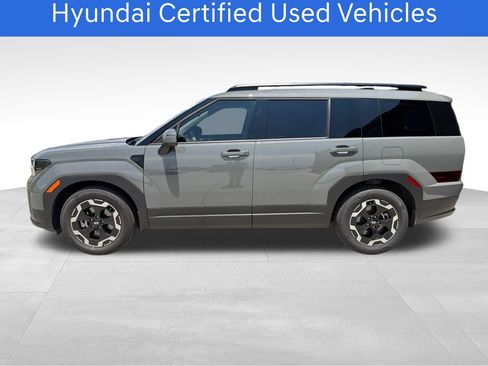 Used 2026 Hyundai Santa Fe SEL FWD image 2