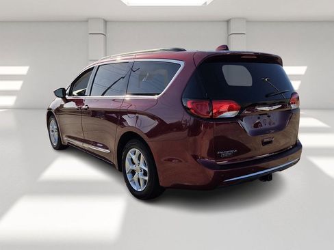 Used 2017 Chrysler Pacifica Touring-L image 3
