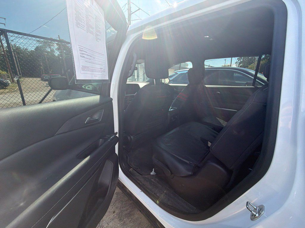 Used 2024 Chevrolet Traverse LS FWD image 12