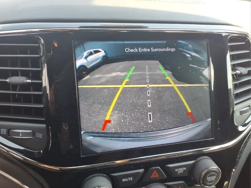 Used 2020 Jeep Grand Cherokee High Altitude AWD/4WD image 9