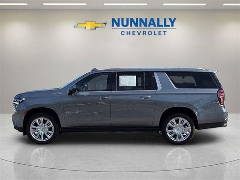 Certified 2022 Chevrolet Suburban High Country image 2