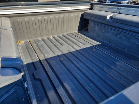 Used 2019 Nissan Titan SL w/ Chrome Package image 28