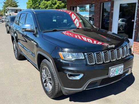 Used 2018 Jeep Grand Cherokee Limited AWD/4WD image 14
