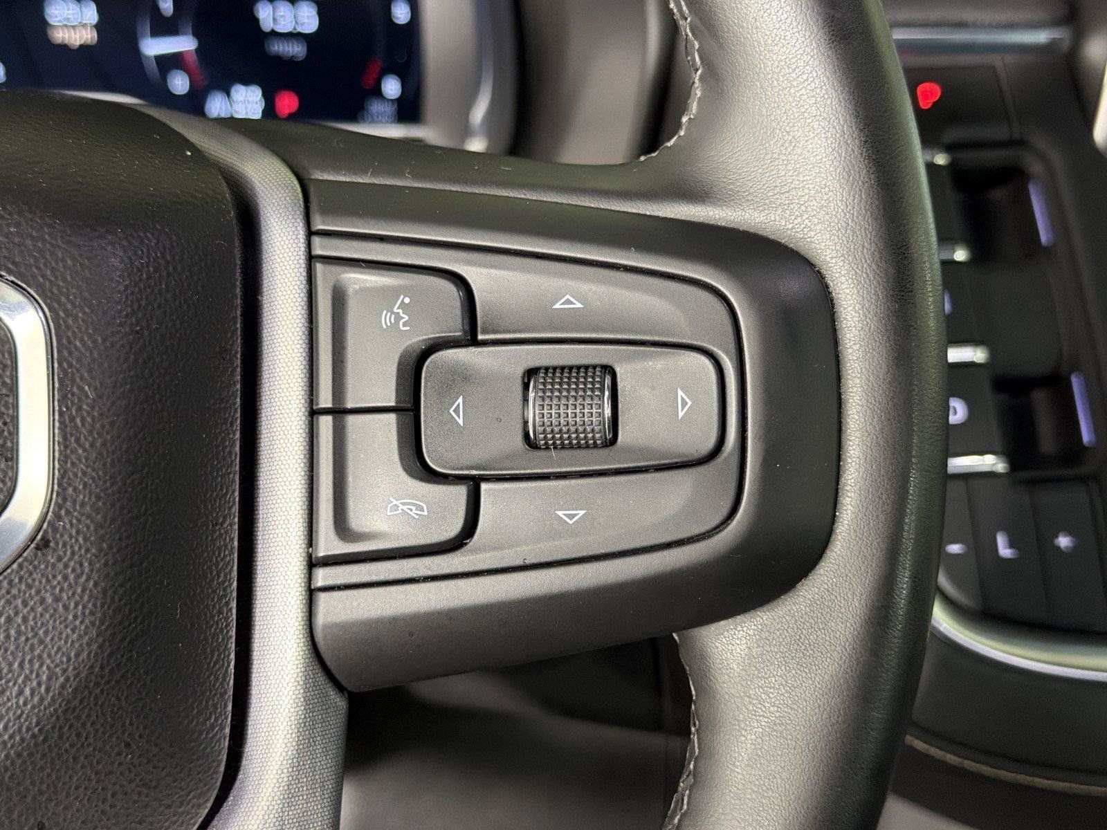 Used 2023 GMC Yukon XL SLT w/ SLT Premium Package AWD/4WD image 28