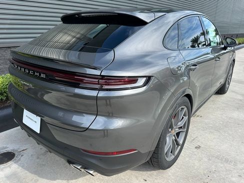 Certified 2026 Porsche Cayenne S AWD/4WD image 9