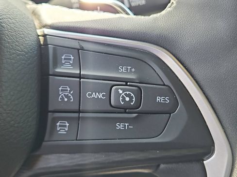 Certified 2024 Jeep Grand Cherokee Altitude AWD/4WD image 25