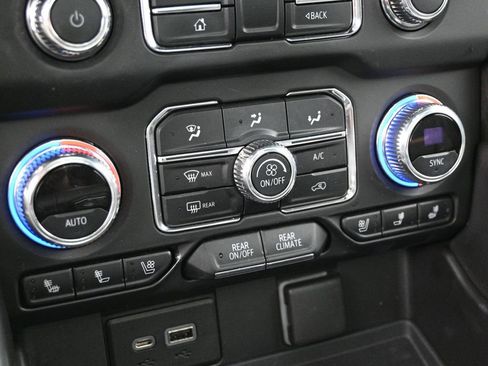 Used 2021 GMC Yukon AT4 w/ Rear Media and Nav Package image 19