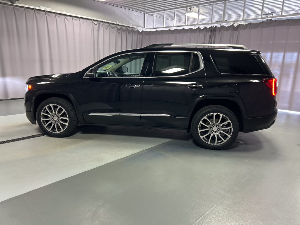Used 2023 GMC Acadia Denali w/ Denali Ultimate Package AWD/4WD image 4