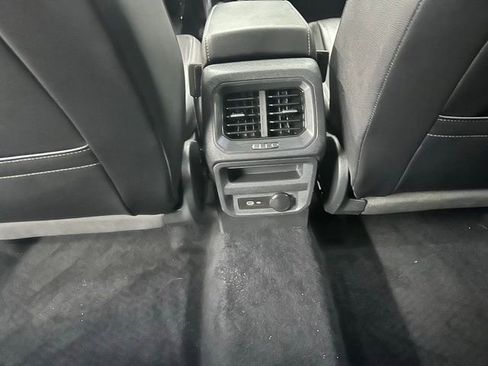 Certified 2022 Volkswagen Tiguan SE w/ Panoramic Sunroof Package image 10