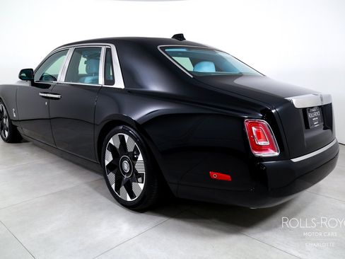 New 2027 Rolls-Royce Phantom Sedan RWD image 8