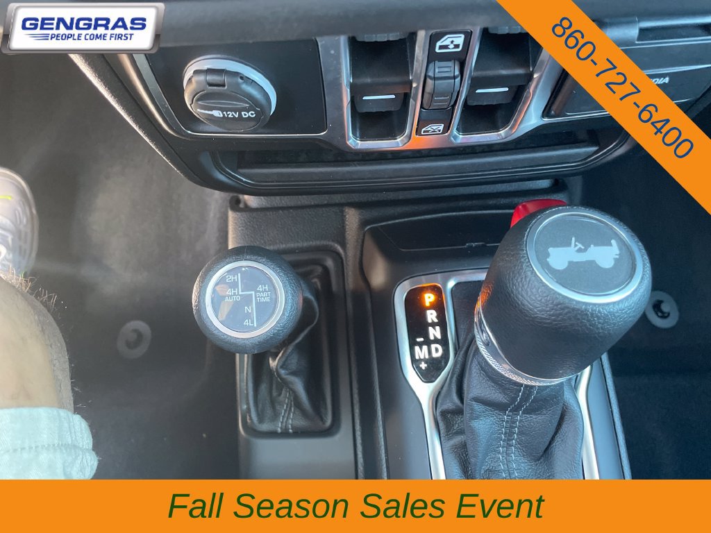 Used 2025 Jeep Wrangler Unlimited Sahara AWD/4WD image 47