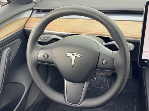 Used 2022 Tesla Model 3 image 18