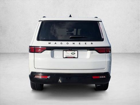 Used 2024 Jeep Wagoneer L Series II image 7