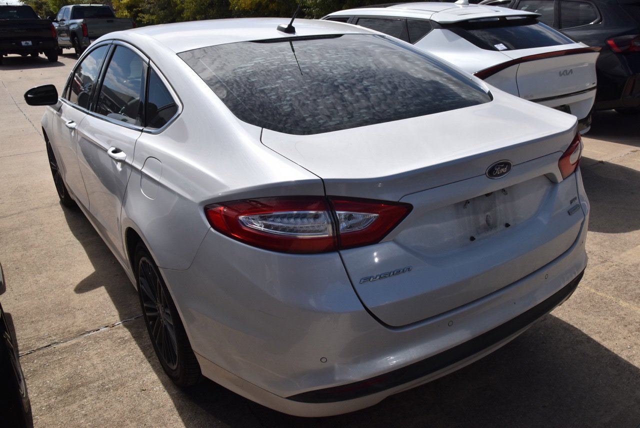 Used 2016 Ford Fusion SE w/ Equipment Group 202A FWD image 7