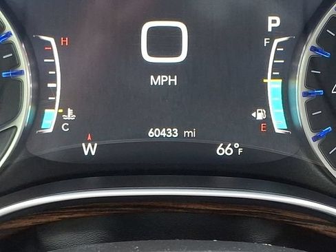 Used 2022 Chrysler Pacifica Limited AWD/4WD image 22