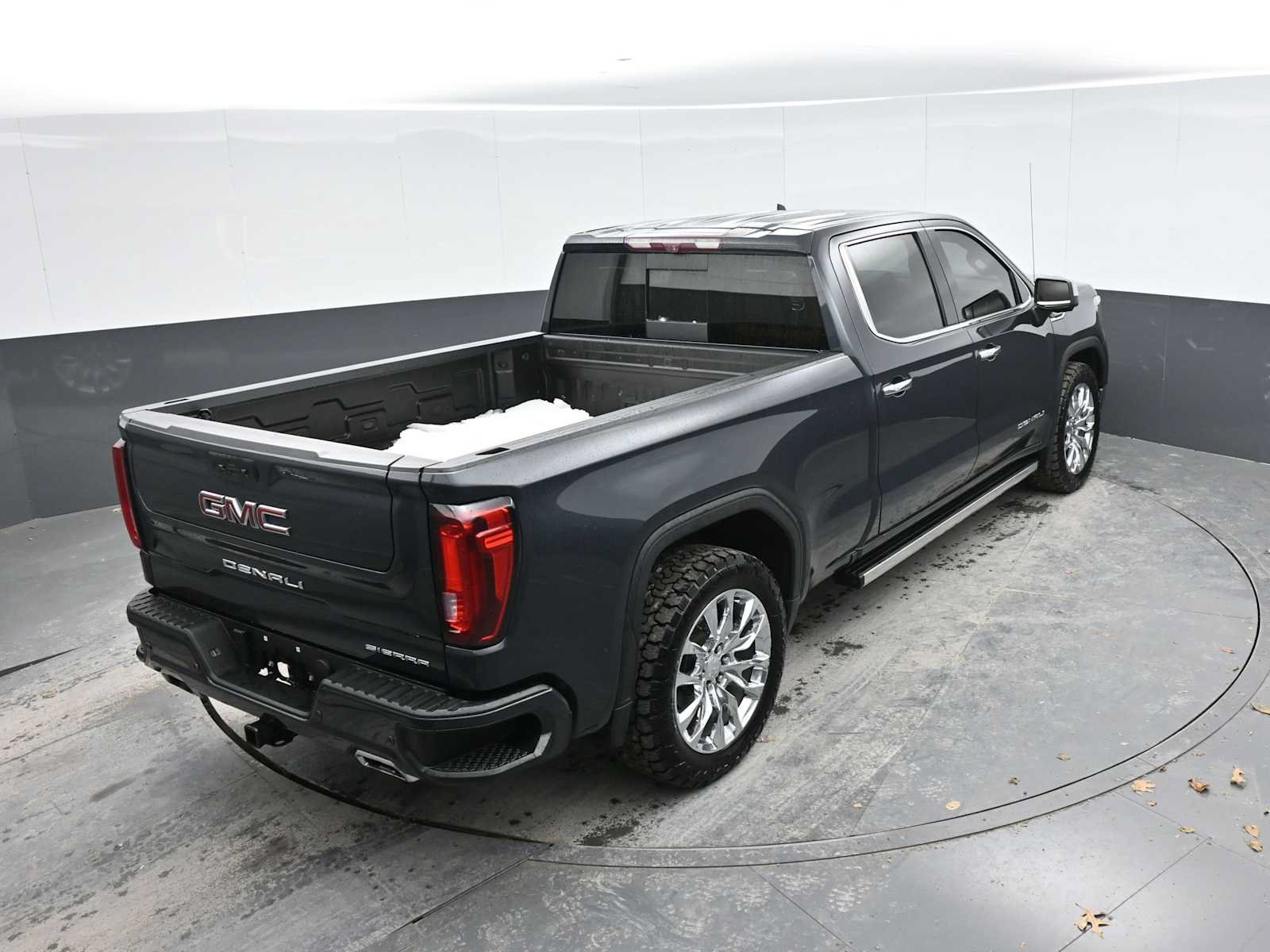 Used 2021 GMC Sierra 1500 Denali w/ Denali Ultimate Package AWD/4WD image 11