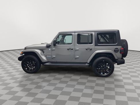 Used 2023 Jeep Wrangler Unlimited Sahara w/ Cold Weather Group AWD/4WD image 34