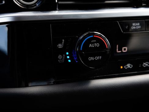 Used 2024 Nissan Pathfinder Platinum AWD/4WD image 22