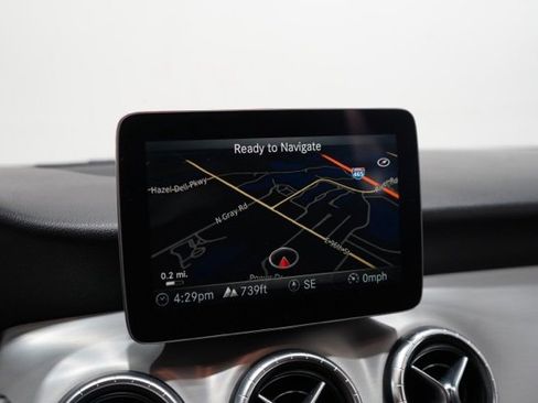 Used 2018 Mercedes-Benz CLA 250 4MATIC image 25