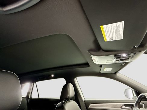 Certified 2023 Volkswagen Atlas Cross Sport SE w/ Panoramic Sunroof Package FWD image 16