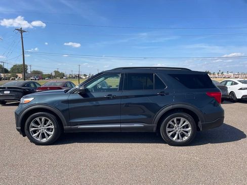 Used 2023 Ford Explorer XLT w/ Equipment Group 202A RWD image 4