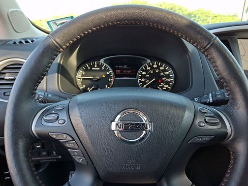 Used 2020 Nissan Pathfinder SL AWD/4WD image 22