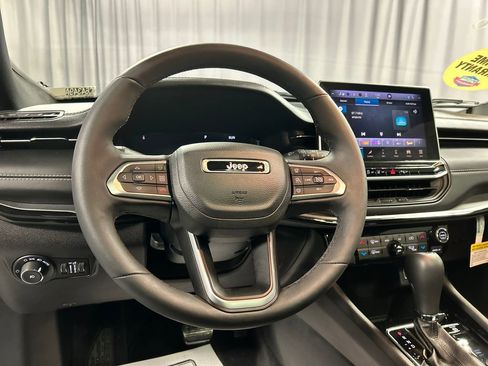 Used 2024 Jeep Compass Limited w/ High Altitude Package image 15