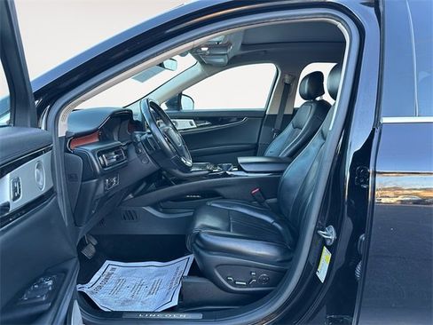 Used 2021 Lincoln Nautilus Reserve w/ Equipment Group 202A image 9