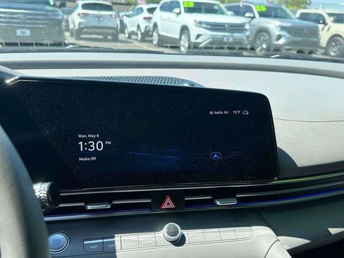 Used 2024 Hyundai Elantra SEL FWD image 23