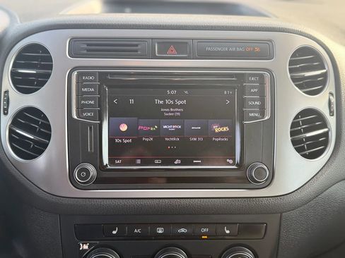 Used 2017 Volkswagen Tiguan S image 12