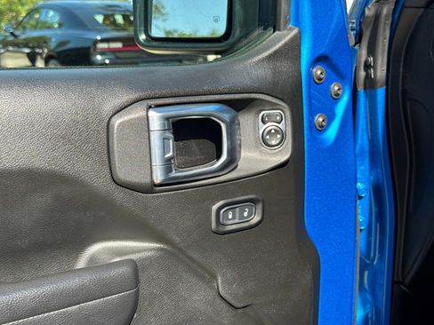 Certified 2022 Jeep Wrangler Unlimited Sport AWD/4WD image 17