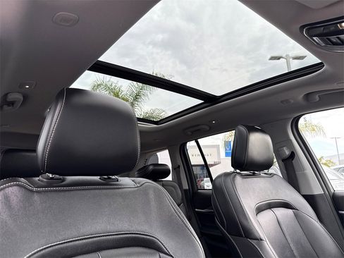 Certified 2022 Jeep Grand Cherokee Limited 4xe w/ Luxury Tech Group II image 17