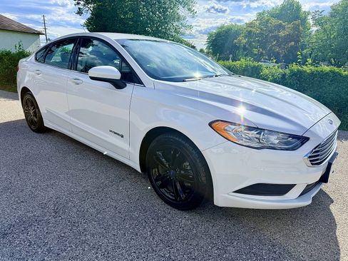 Used 2018 Ford Fusion S FWD image 2