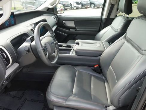 Used 2025 Ford Expedition Active AWD/4WD image 21