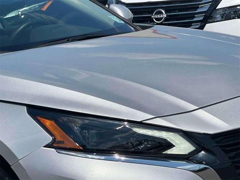 Certified 2023 Nissan Altima 2.5 SV image 8
