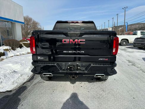 Used 2021 GMC Sierra 1500 AT4 w/ AT4 Premium Package image 4