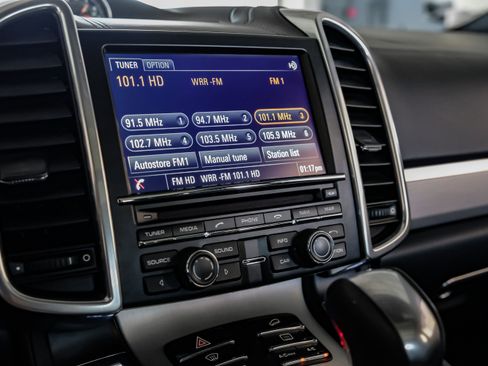 Used 2015 Porsche Cayenne Turbo w/ Premium Plus Package image 26