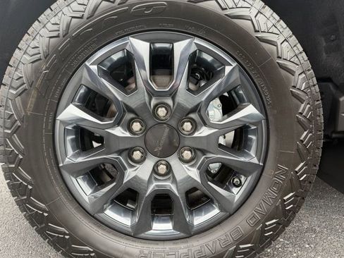 Used 2025 Toyota Tacoma SR5 image 15