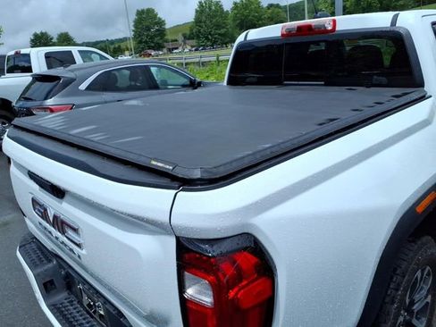 Used 2024 GMC Canyon AT4 w/ Technology Package AWD/4WD image 14