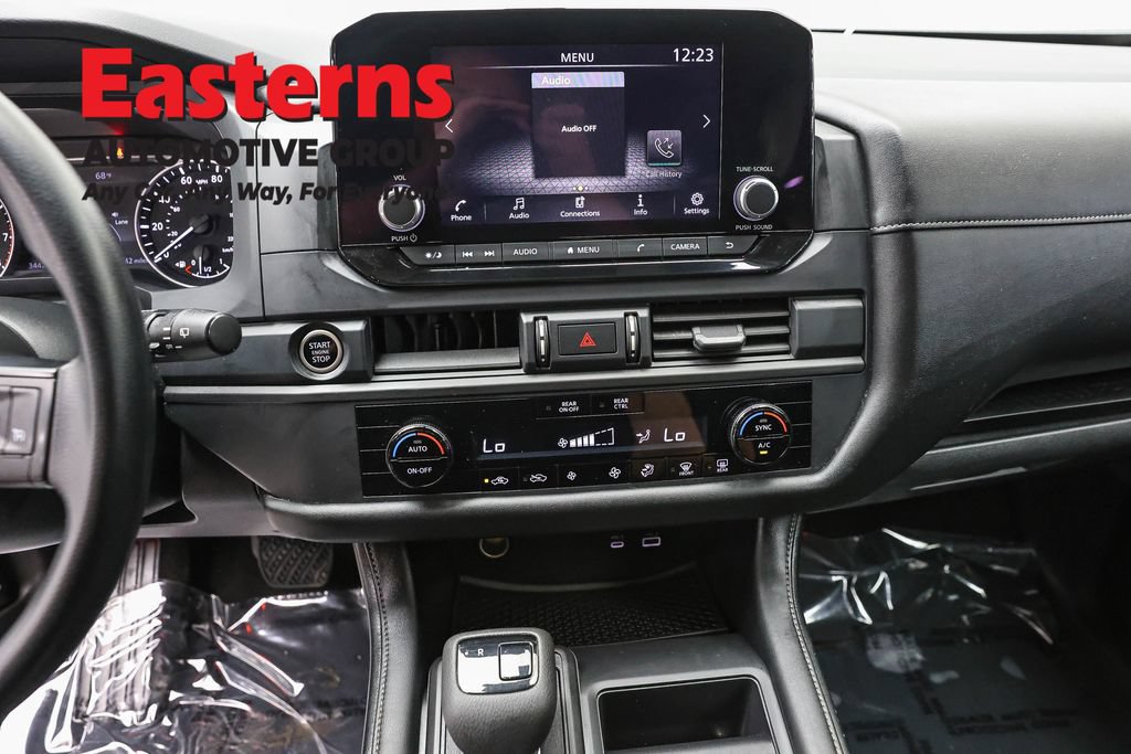 Used 2023 Nissan Pathfinder S AWD/4WD image 13