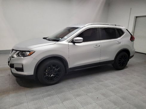 Used 2019 Nissan Rogue SV FWD image 2